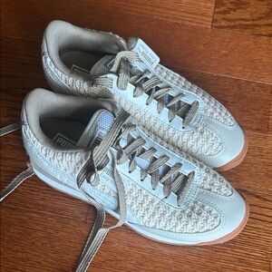 Puma Men's Textured Cream and Gray Sneakers